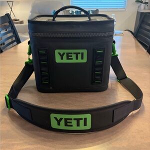YETI Hopper Flip 8 Cooler